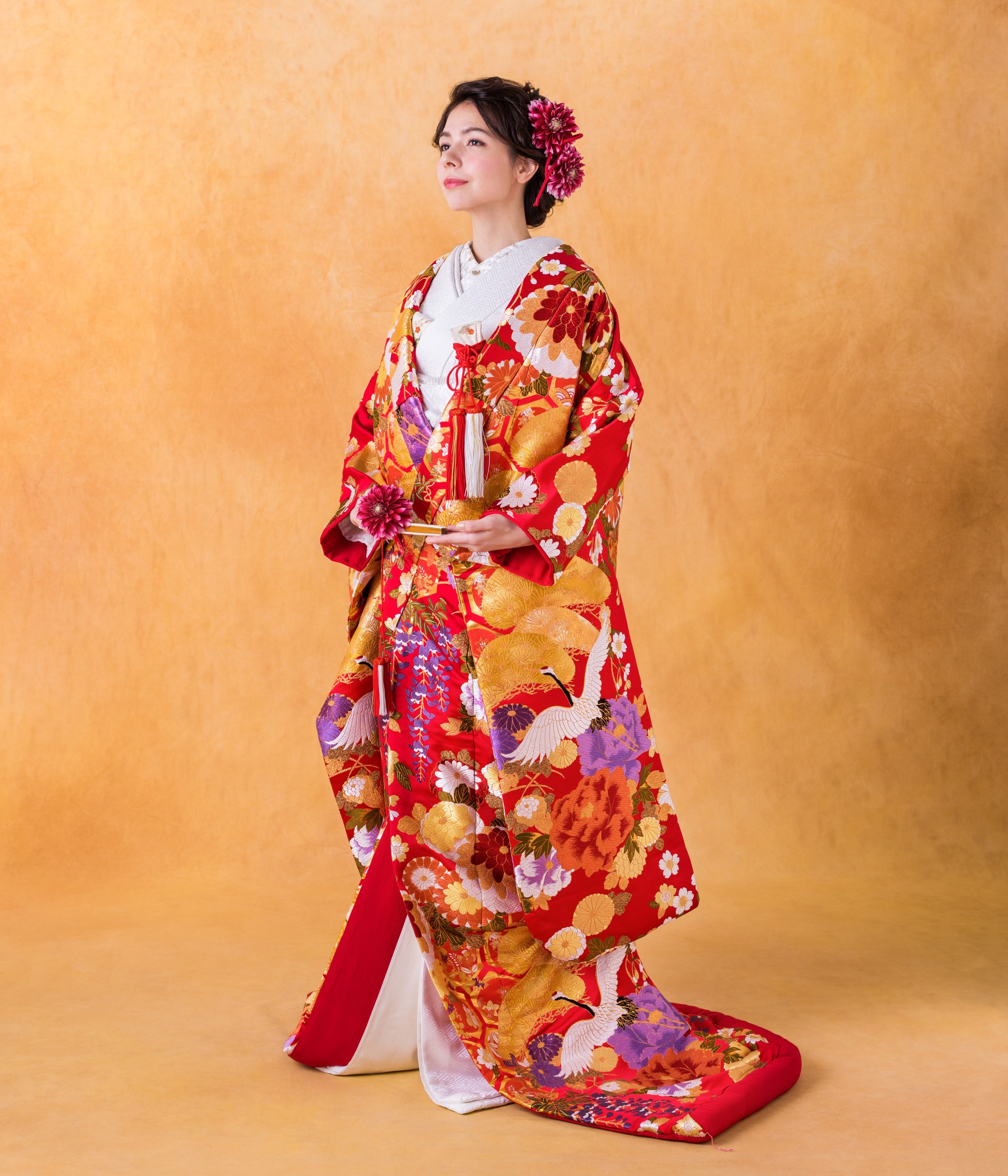 振袖 白地 鶴 鞠 菊 松 吉祥文様 豪華絢爛。結婚式にお色直しにも 